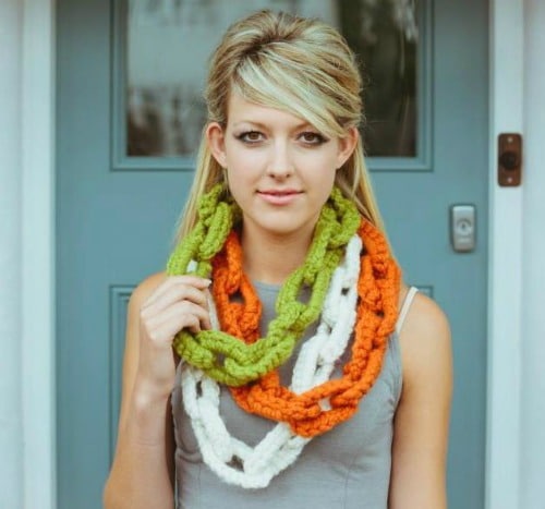 Jesamine Necklaces FREE crochet necklace pattern on Craftsy