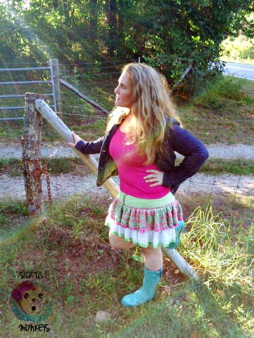 Kelli's Favorite Skirt. Medium size is available for free on Cre8tion Crochet